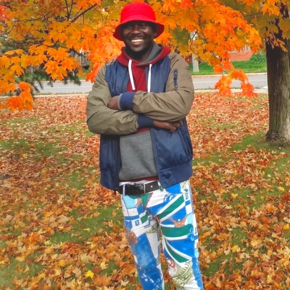 Meet your Posher, Edmon Ricardo - Picture 2 of 3